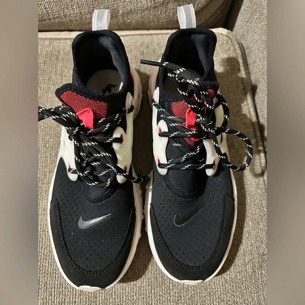 Nike Black and Red Prestos Athletic Running Shoes with React Sole